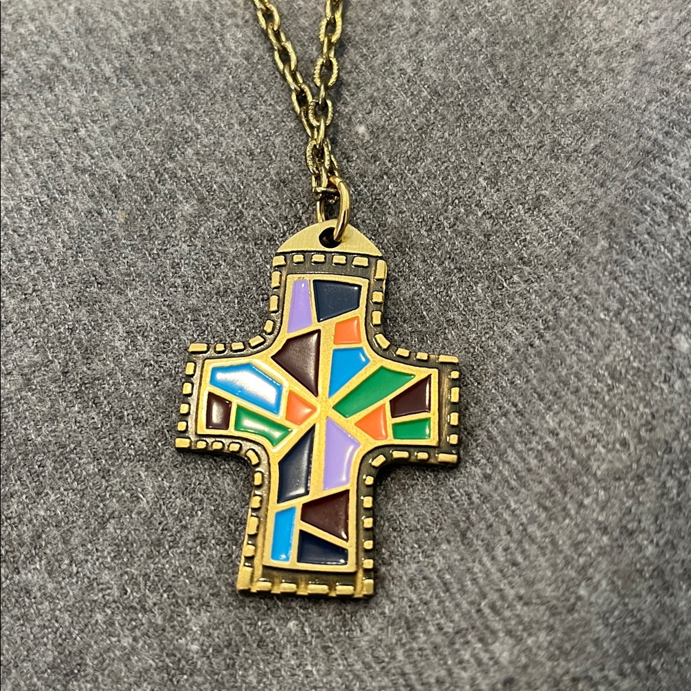 π»3/$15 Terra Santa Guild Brasstone Enameled Cross-Isaiah 43:1 - Picture 2 of 6